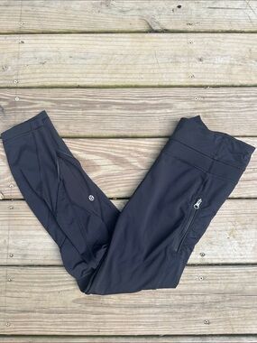 lululemon athletica Black Women's Athletic Leggings with Zipper Pocket